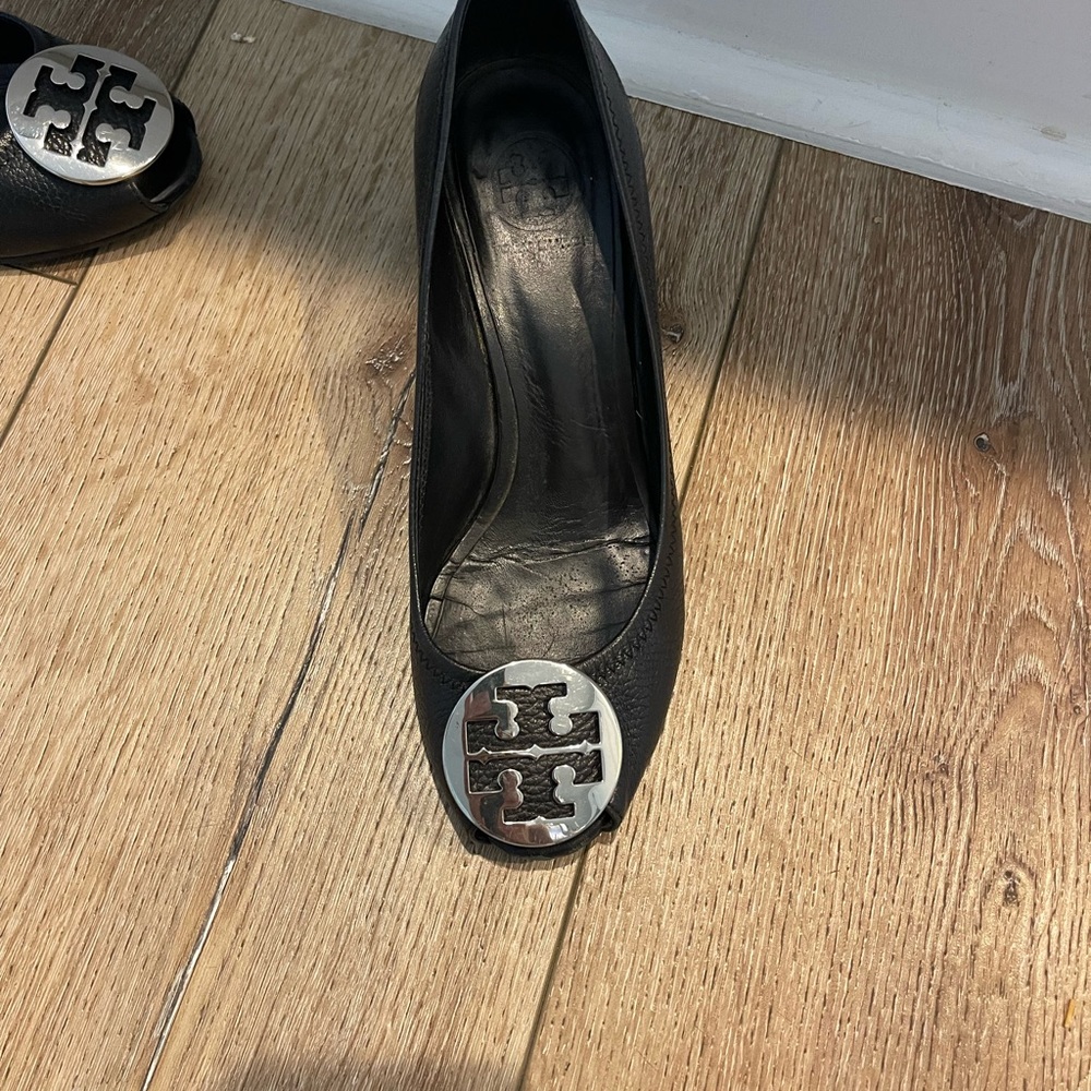 Black Tory Burch pumps